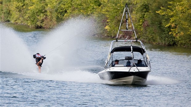 La compétition de ski nautique pieds nus sera de retour dans le canal de Soulanges