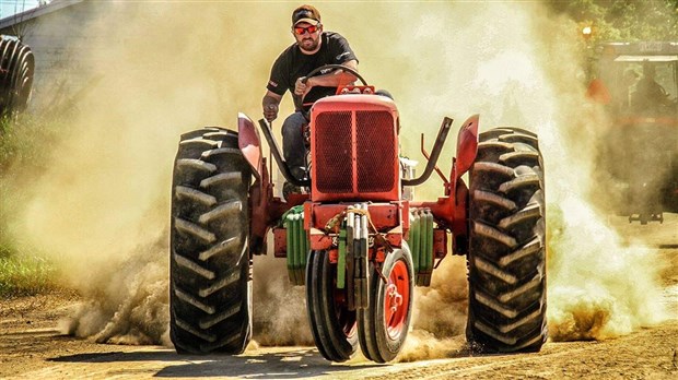 Retour de la compétition de tires de tracteurs à Coteau-du-Lac