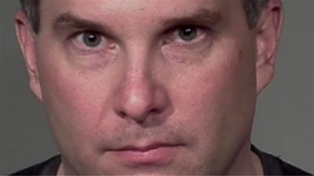 Victimes d'un ex-entraîneur de baseball et de hockey recherchées 