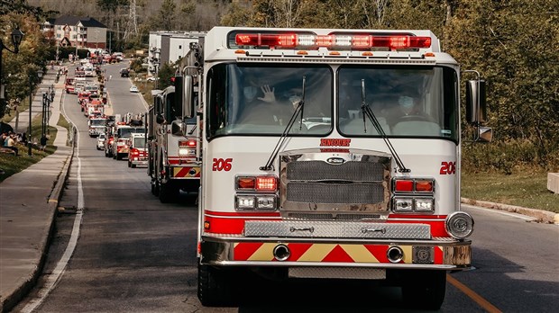 Une parade des pompiers de moins grande envergure, mais tout aussi emballante