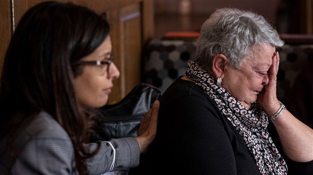 L’opposition officielle continue de critiquer la gestion pandémique