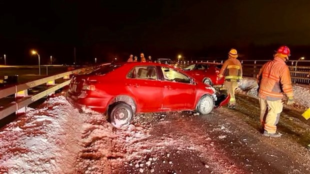 Face-à-face sur le viaduc des Chenaux en fin de journée 