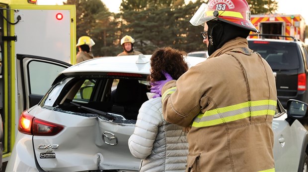 Trois véhicules impliqués dans une collision mineure à Saint-Clet 