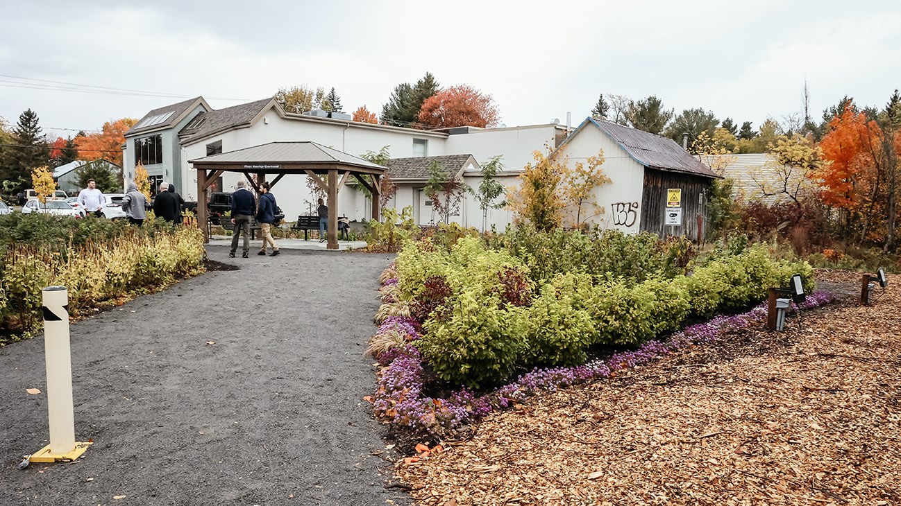 SaintLazare dévoile la Place MauriceChartrand