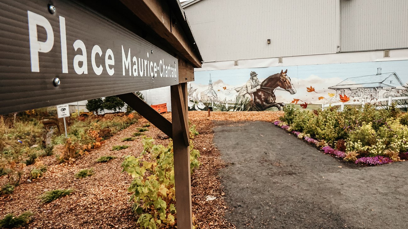 SaintLazare dévoile la Place MauriceChartrand