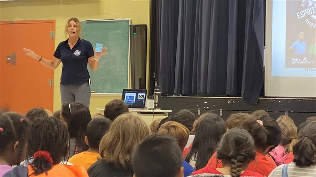 De la grande visite pour les élèves de l'École primaire Harwood