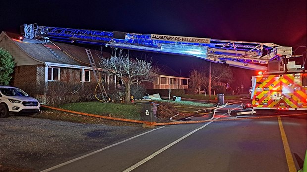 Incendie à Coteau-du-Lac: un occupant des lieux est recherché 