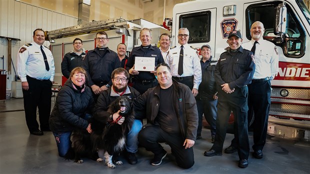 Sauvetage d'un chien à Saint-Zotique: les pompiers récompensés