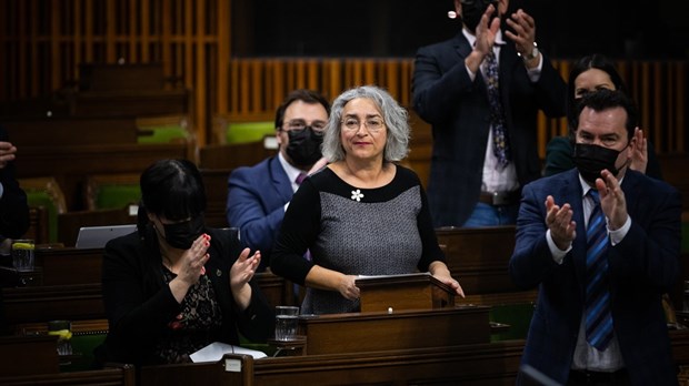 La députée bloquiste DeBellefeuille dénonce vigoureusement cette cohabitation