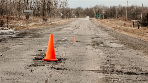 Des cônes oranges partout sur la route 342