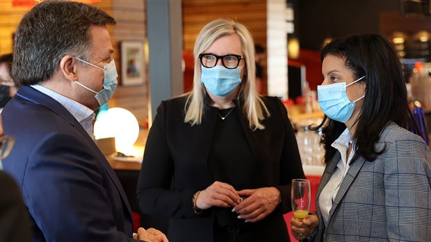 Dominique Anglade en visite à la Chambre de Commerce de Vaudreuil-Soulanges