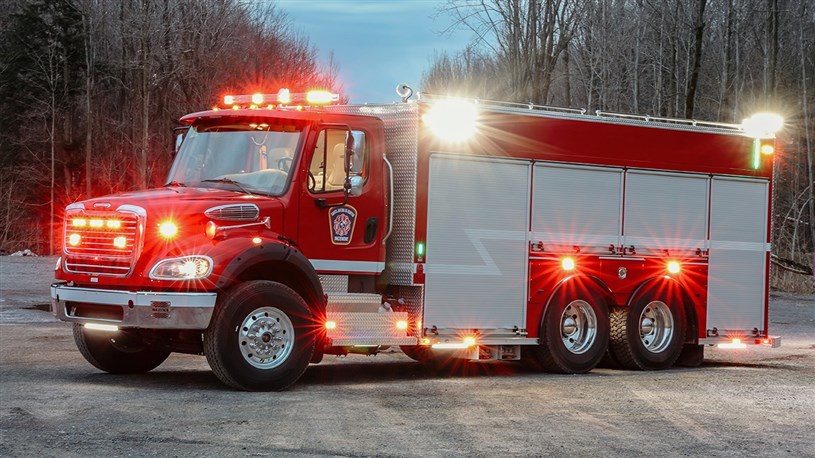 Un nouveau camion de pompier qui en remplace deux - Le Canada Français