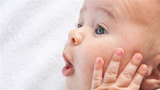 Bébés du Québec: critiques sur le faible pourcentage de détection de la surdité