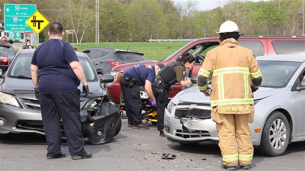 Une collision entre deux véhicules 