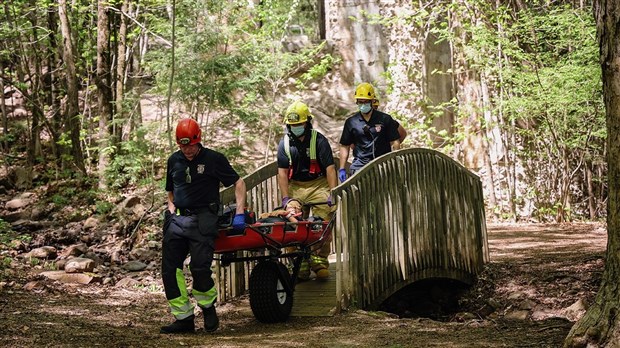 Une randonneuse secourue par les pompiers de Rigaud