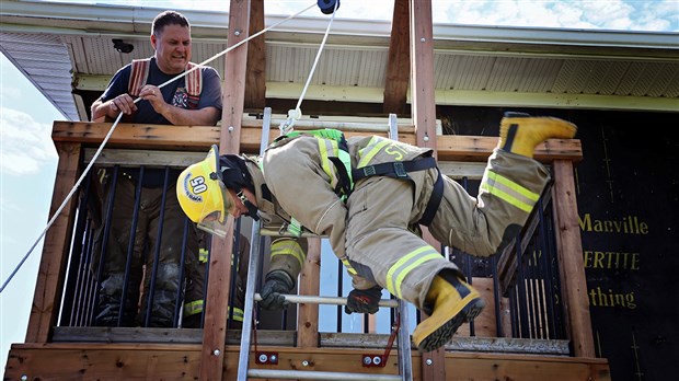 Des aspirants pompiers en formation à Saint-Zotique