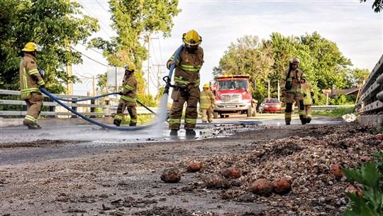 Des patates causent la fermeture complète de la route 201 à Coteau-du-Lac 
