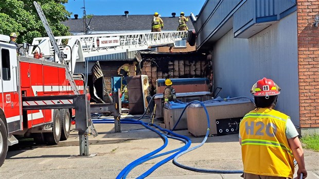 Incendie à Saint-Polycarpe: les dommages frôleraient la barre des 50 000$ 