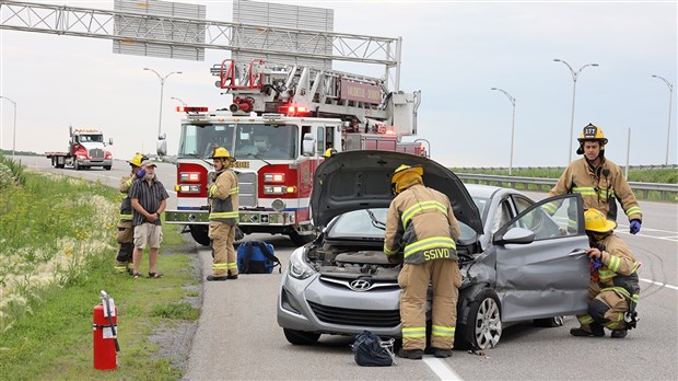 Perte de contrôle sur l'autoroute 20 à Vaudreuil-Dorion 