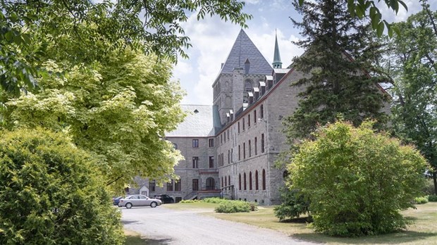Clercs de St-Viateur: un juge rejette le règlement de 28 M$ à cause des honoraires