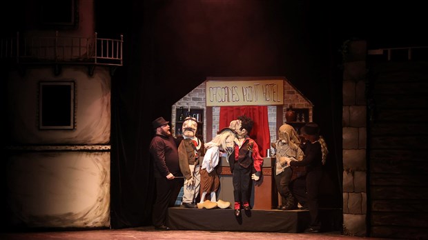 Le Théâtre du Crapaud Cornu prend d'assaut le Théâtre des Cascades