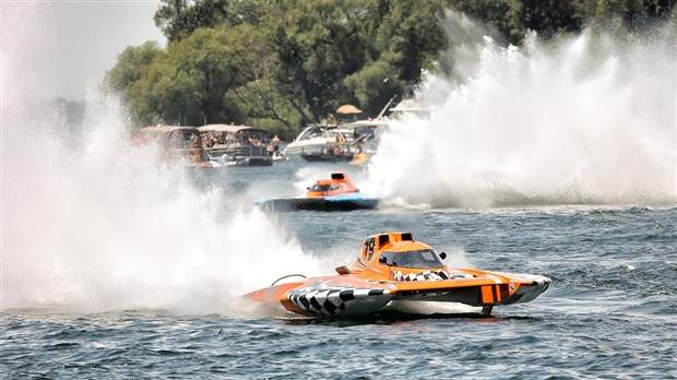 En images: Une deuxième journée de courses enlevantes