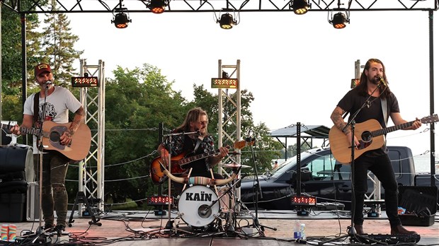 Kaïn ouvre la deuxième édition du Festival Nautique