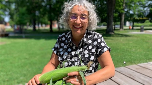 Une première épluchette de maïs pour Claude DeBellefeuille 