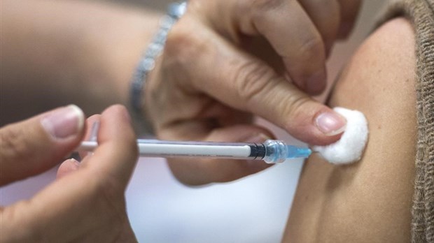 COVID-19: peu de recours jusqu'ici aux doses de rappel de vaccination