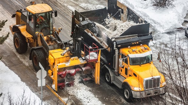 Opération soufflage de neige à Rigaud