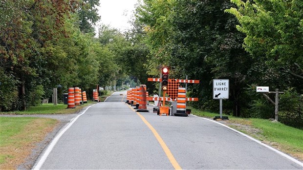 Chemin du Fleuve aux Cèdres: three solutions to correct sagging roadway   