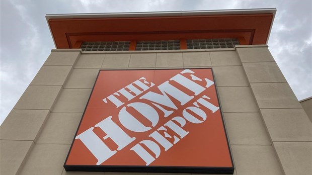 Des sapins de Noël vendus chez Home Depot rappelés pour risque d'incendie