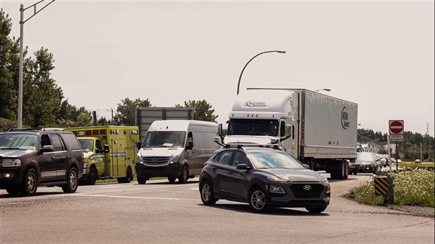 Camions interdits aux heures de pointe sur la voie de droite de l’autoroute 20