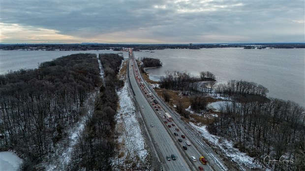 Les entraves du pont de l'Île-aux-Tourtes font mal aux entreprises d'ici