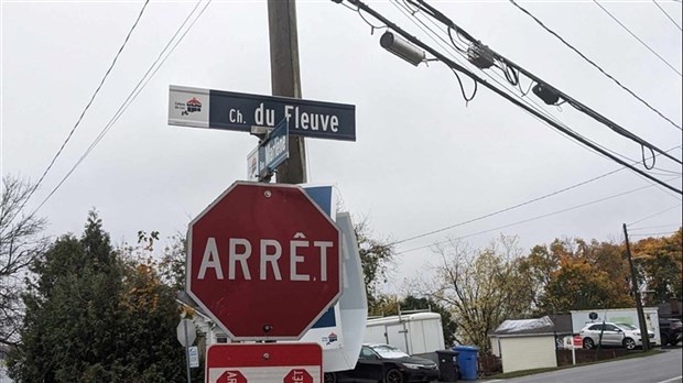 Entrave sur le chemin du Fleuve à Coteau-du-Lac ce mercredi 