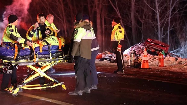 Violente sortie de route à Vaudreuil-Dorion