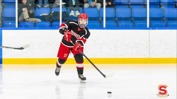Passionnée de hockey, Angélique Lauzon, 13 ans de Saint-Polycarpe sera des Jeux du Québec 