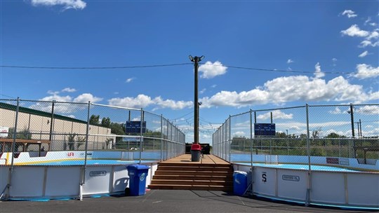 L’AHBDS Junior lance sa deuxième saison de Dek Hockey à Saint-Lazare