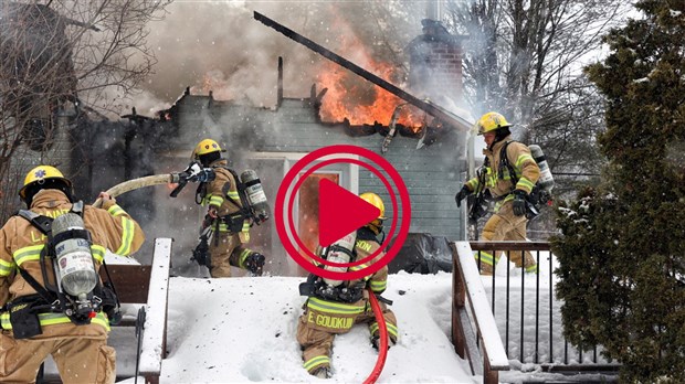 Une résidence est la proie des flammes à Vaudreuil-Dorion