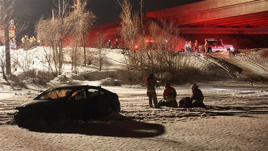 Une automobiliste termine sa course en vol plané sur la rivière Rigaud