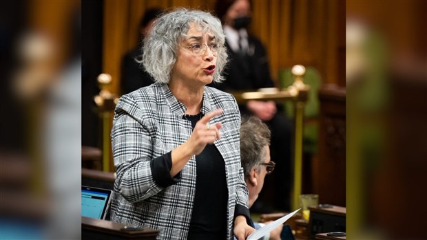 Claude DeBellefeuille dénonce la réduction drastique du financement du programme Emplois d’Été Canada