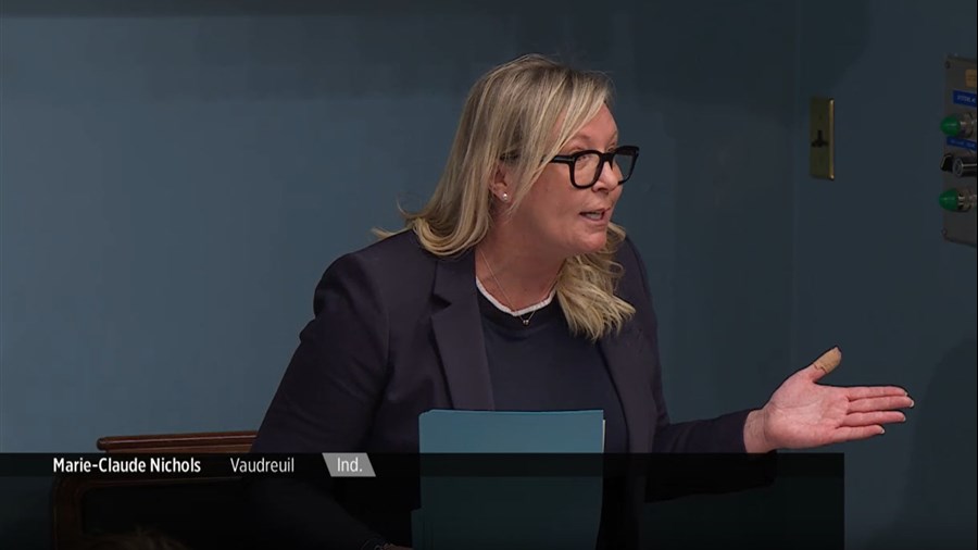 Marie-Claude Nichols réclame des voies réservées au transport en commun