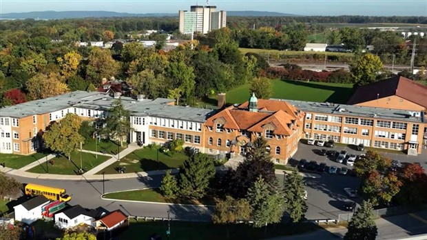 Fermeture de l'école secondaire Mcdonald de Sainte-Anne-de-Bellevue