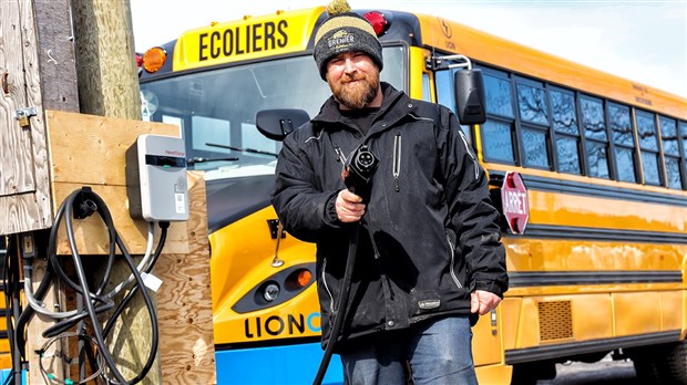 Autobus Grenier: la transition aux véhicules 