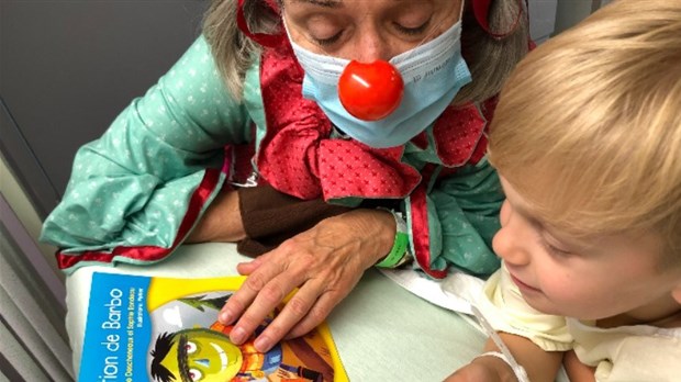 Deux clowns thérapeutiques pour faire rire les enfants malades à l'Hôpital du Suroît 