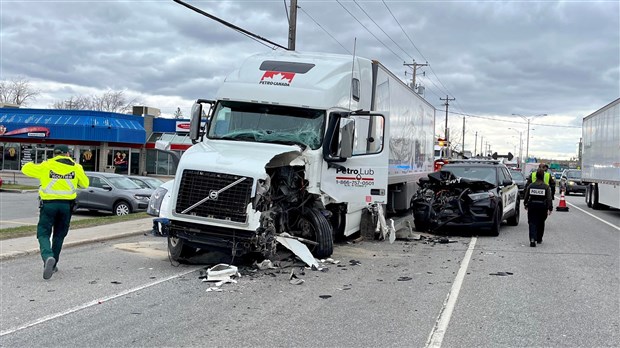 Policier blessé dans une collision à Vaudreuil-Dorion