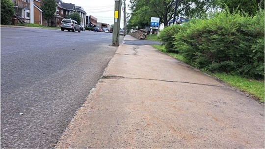 Beauharnois interdit les piquets, pierres, roches ou autres sur l’emprise publique