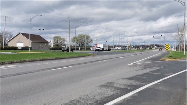 Changement de signalisation à l'intersection de la route 201 et du boulevard du Bord-de-l'Eau 