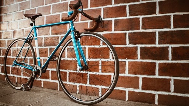 In Vaudreuil-Dorion, we share the bike lane