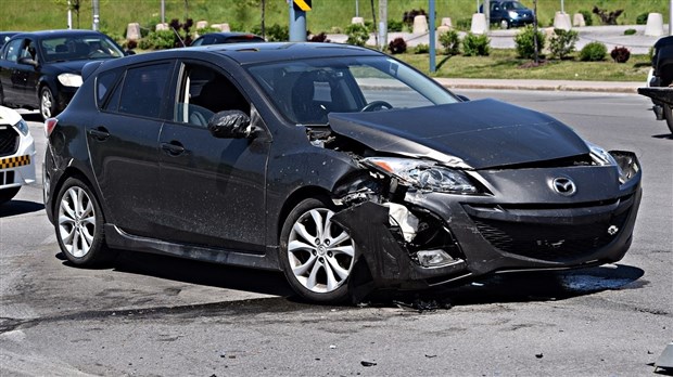 Traffic accident snarls afternoon traffic in Pincourt